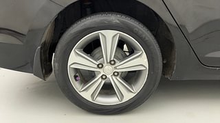 Used 2017 Hyundai Verna [2017-2020] 1.6 CRDI SX (O) Diesel Manual tyres RIGHT REAR TYRE RIM VIEW