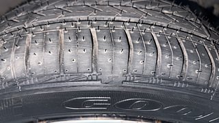 Used 2014 Hyundai Grand i10 [2013-2017] Sportz 1.2 Kappa VTVT Petrol Manual tyres RIGHT FRONT TYRE TREAD VIEW