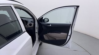 Used 2014 Hyundai Grand i10 [2013-2017] Sportz 1.2 Kappa VTVT Petrol Manual interior RIGHT FRONT DOOR OPEN VIEW