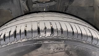 Used 2022 Renault Triber RXZ AMT Petrol Automatic tyres RIGHT FRONT TYRE TREAD VIEW