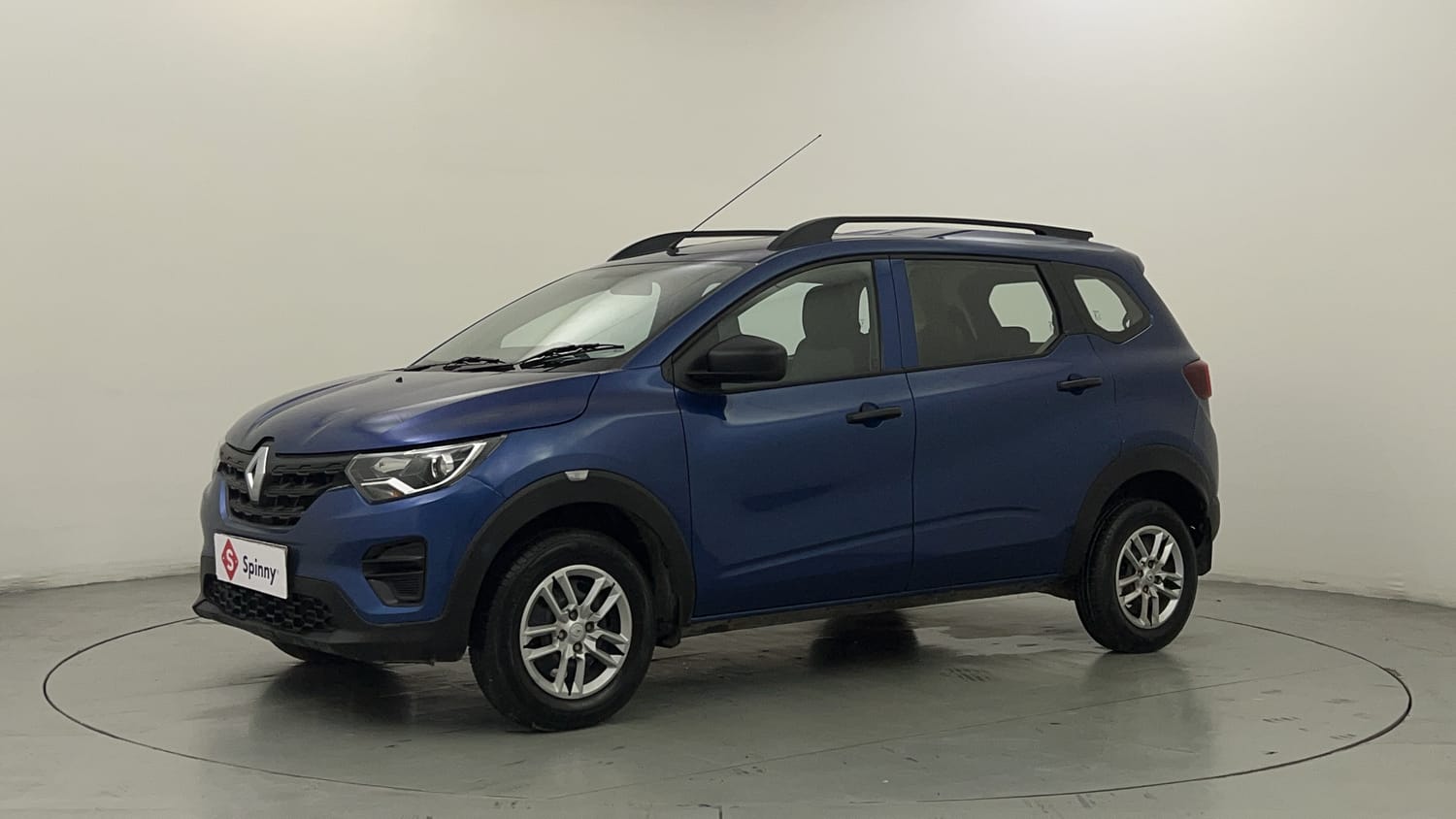 LEFT FRONT CORNER VIEW