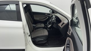 Used 2018 Hyundai Elite i20 [2014-2018] Asta 1.2 (O) Petrol Manual interior RIGHT SIDE FRONT DOOR CABIN VIEW