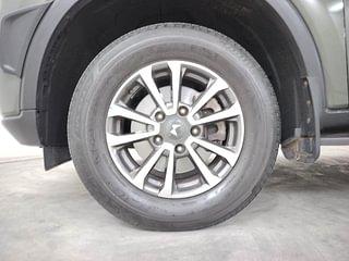 Used 2023 Mahindra Scorpio N Z8 L Petrol 6 STR Petrol Manual tyres LEFT FRONT TYRE RIM VIEW