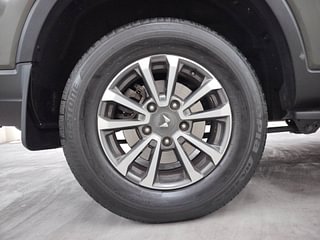 Used 2023 Mahindra Scorpio N Z8 L Petrol 6 STR Petrol Manual tyres RIGHT REAR TYRE RIM VIEW