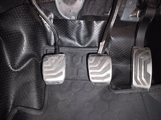 Used 2023 Mahindra Scorpio N Z8 L Petrol 6 STR Petrol Manual interior PEDALS VIEW