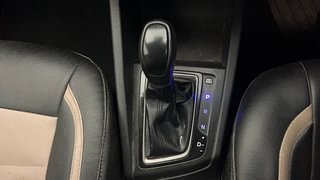 Used 2018 Hyundai Elite i20 [2017-2018] Magna Executive CVT Petrol Automatic interior GEAR  KNOB VIEW