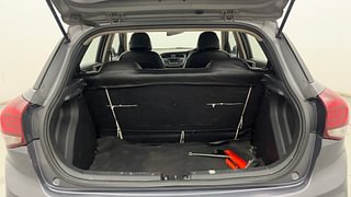 Used 2018 Hyundai Elite i20 [2017-2018] Magna Executive CVT Petrol Automatic interior DICKY INSIDE VIEW