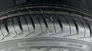 Used 2019 Renault Kwid [2017-2019] CLIMBER 1.0 Petrol Manual tyres LEFT FRONT TYRE TREAD VIEW