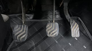 Used 2019 Renault Kwid [2017-2019] CLIMBER 1.0 Petrol Manual interior PEDALS VIEW