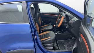 Used 2019 Renault Kwid [2017-2019] CLIMBER 1.0 Petrol Manual interior RIGHT SIDE FRONT DOOR CABIN VIEW