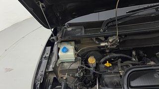 Used 2017 Renault Kwid [2015-2019] RXL Petrol Manual engine ENGINE RIGHT SIDE HINGE & APRON VIEW