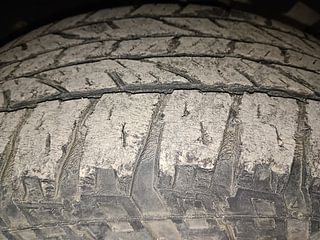 Used 2016 Renault Duster [2015-2019] 110 PS RXZ 4X2 AMT Diesel Automatic tyres RIGHT FRONT TYRE TREAD VIEW