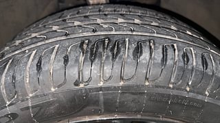 Used 2015 Jaguar XE [2016-2019] Portfolio Petrol Automatic tyres RIGHT FRONT TYRE TREAD VIEW