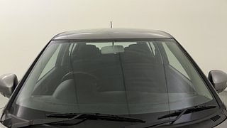 Used 2014 Maruti Suzuki Swift [2011-2017] VXi Petrol Manual exterior FRONT WINDSHIELD VIEW