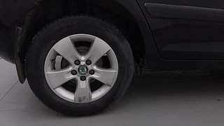 Used 2013 Skoda Fabia [2010-2015] Elegance 1.2 MPI Petrol Manual tyres RIGHT REAR TYRE RIM VIEW