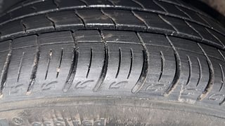 Used 2019 Hyundai Elite i20 [2018-2020] Asta 1.4 CRDI (O) Diesel Manual tyres LEFT FRONT TYRE TREAD VIEW