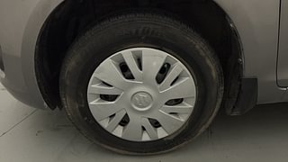 Used 2014 Maruti Suzuki Swift [2011-2017] VXi Petrol Manual tyres LEFT FRONT TYRE RIM VIEW