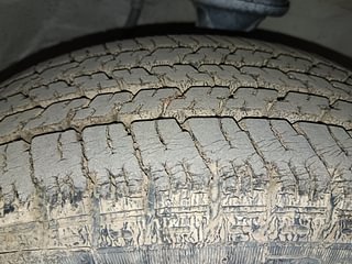 Used 2016 Maruti Suzuki Alto K10 [2014-2019] VXI AMT (O) Petrol Automatic tyres RIGHT FRONT TYRE TREAD VIEW