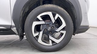 Used 2021 Nissan Magnite XV Premium Turbo CVT Petrol Automatic tyres RIGHT FRONT TYRE RIM VIEW