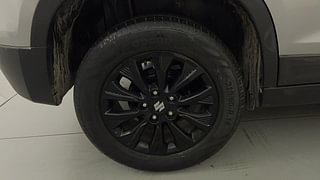 Used 2021 Maruti Suzuki Vitara Brezza [2020-2022] ZXI AT Petrol Automatic tyres RIGHT REAR TYRE RIM VIEW