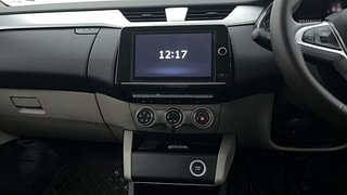 Used 2022 Renault Triber RXZ Dual Tone Petrol Manual interior MUSIC SYSTEM & AC CONTROL VIEW