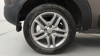 Used 2022 Renault Triber RXZ Dual Tone Petrol Manual tyres RIGHT REAR TYRE RIM VIEW