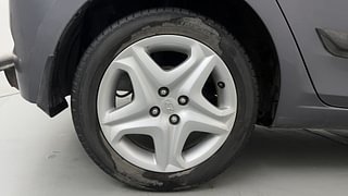 Used 2017 Hyundai Elite i20 [2014-2018] Asta 1.2 Petrol Manual tyres RIGHT REAR TYRE RIM VIEW