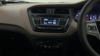Used 2018 Hyundai Elite i20 [2014-2018] Sportz 1.2 Petrol Manual interior MUSIC SYSTEM & AC CONTROL VIEW