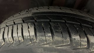Used 2018 Renault Kwid [2017-2019] RXT 1.0 SCE Special Petrol Manual tyres RIGHT FRONT TYRE TREAD VIEW