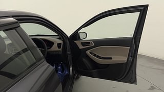 Used 2018 Hyundai Elite i20 [2014-2018] Sportz 1.2 Petrol Manual interior RIGHT FRONT DOOR OPEN VIEW