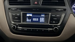 Used 2018 Hyundai Elite i20 [2014-2018] Sportz 1.2 Petrol Manual top_features Integrated (in-dash) music system