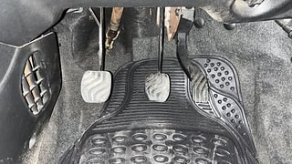 Used 2018 Renault Kwid [2017-2019] RXT 1.0 SCE Special Petrol Manual interior PEDALS VIEW
