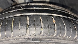 Used 2021 Renault Triber RXZ AMT Petrol Automatic tyres RIGHT FRONT TYRE TREAD VIEW