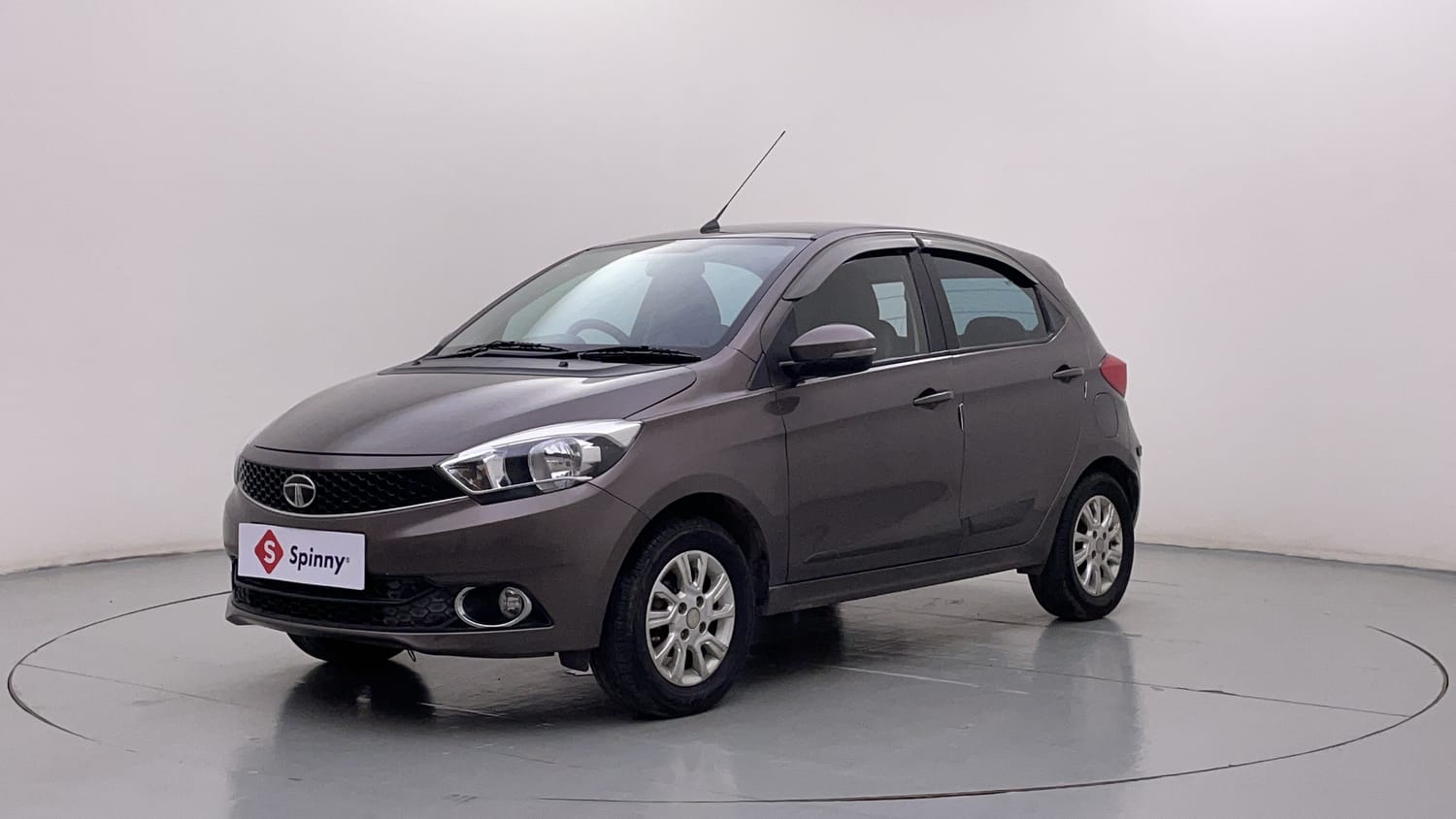 2017 Tata Tiago XZ CNG (Outside Fitted)