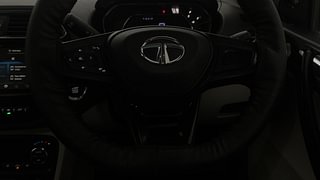 Used 2022 Tata Tigor Revotron XZ+ CNG Petrol+cng Manual top_features Steering mounted controls