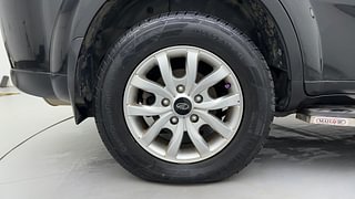 Used 2018 Mahindra XUV500 [2017-2021] W9 Diesel Manual tyres RIGHT REAR TYRE RIM VIEW
