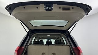 Used 2018 Mahindra XUV500 [2017-2021] W9 Diesel Manual interior DICKY DOOR OPEN VIEW