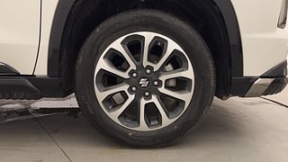 Used 2022 Maruti Suzuki Grand Vitara Alpha Plus Intelligent Hybrid eCVT Hybrid Automatic tyres RIGHT FRONT TYRE RIM VIEW