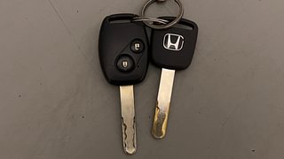 Used 2012 Honda Brio [2011-2016] S MT Petrol Manual extra CAR KEY VIEW