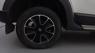 Used 2017 Renault Duster [2015-2019] 110 PS RXZ 4X2 AMT Diesel Automatic tyres RIGHT REAR TYRE RIM VIEW