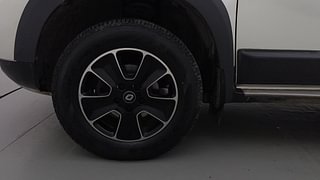 Used 2017 Renault Duster [2015-2019] 110 PS RXZ 4X2 AMT Diesel Automatic tyres LEFT FRONT TYRE RIM VIEW