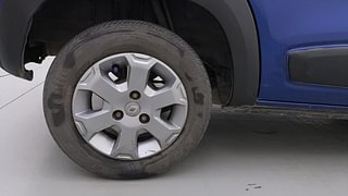 Used 2019 Renault Kwid [2017-2019] CLIMBER 1.0 AMT Petrol Automatic tyres RIGHT REAR TYRE RIM VIEW