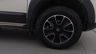 Used 2017 Renault Duster [2015-2019] 110 PS RXZ 4X2 AMT Diesel Automatic tyres RIGHT FRONT TYRE RIM VIEW