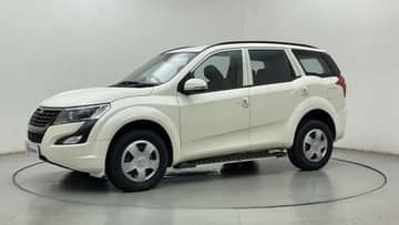 2021 Mahindra XUV500 W5