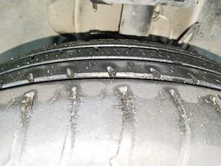 Used 2019 Tata Tiago [2016-2020] Revotron XZA AMT Petrol Automatic tyres RIGHT FRONT TYRE TREAD VIEW