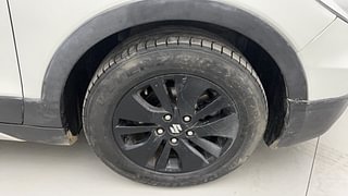 Used 2017 Maruti Suzuki S-Cross Alpha 1.6 Diesel Manual tyres RIGHT FRONT TYRE RIM VIEW
