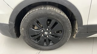 Used 2017 Maruti Suzuki S-Cross Alpha 1.6 Diesel Manual tyres LEFT FRONT TYRE RIM VIEW