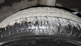 Used 2016 Renault Kwid [2015-2019] RXT Petrol Manual tyres LEFT REAR TYRE TREAD VIEW