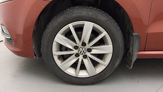 Used 2015 Volkswagen Polo [2014-2020] Highline 1.5 (D) Diesel Manual tyres LEFT FRONT TYRE RIM VIEW