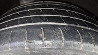 Used 2017 Maruti Suzuki Baleno [2015-2019] Zeta Petrol Petrol Manual tyres RIGHT REAR TYRE TREAD VIEW